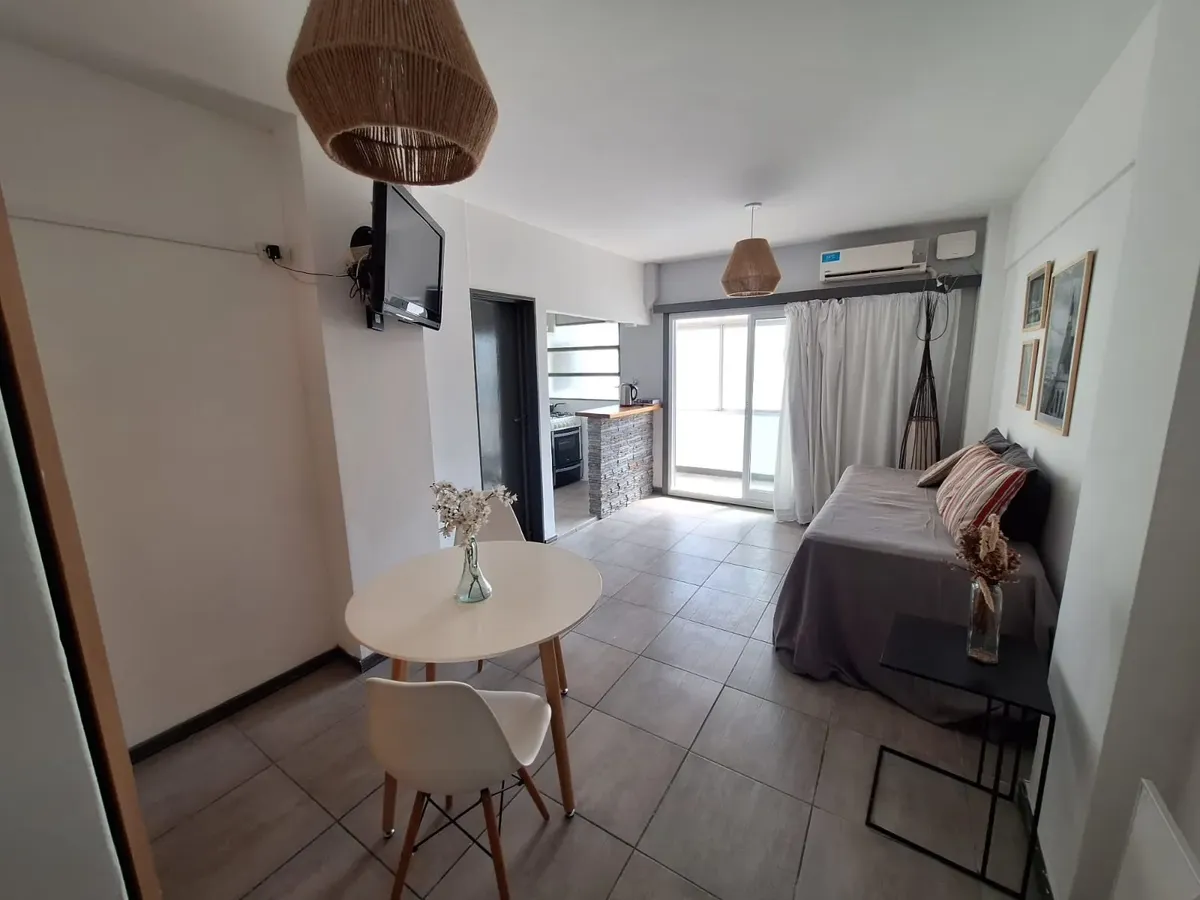 Unfurnished studio apartment with integrated balcony in Núñez