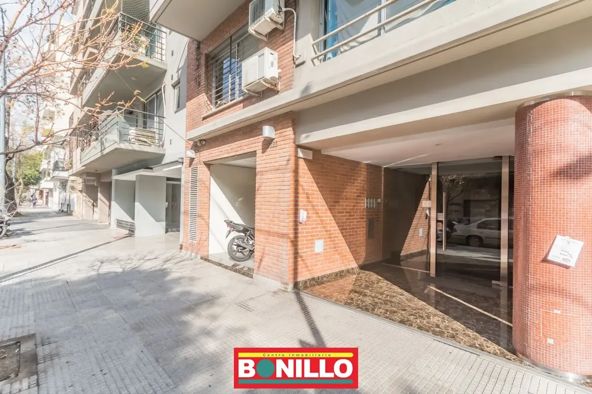 Monoambiente con balcón en alquiler en Villa Pueyrredón