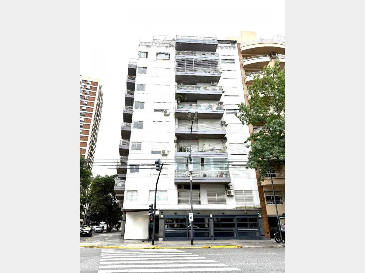 Three-bedroom apartment in Flores