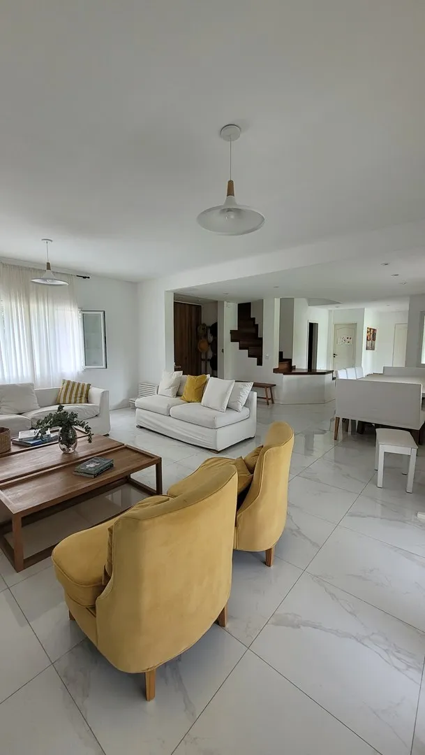 Unfurnished four-bedroom house for rent in Talar del Lago 1, Tigre