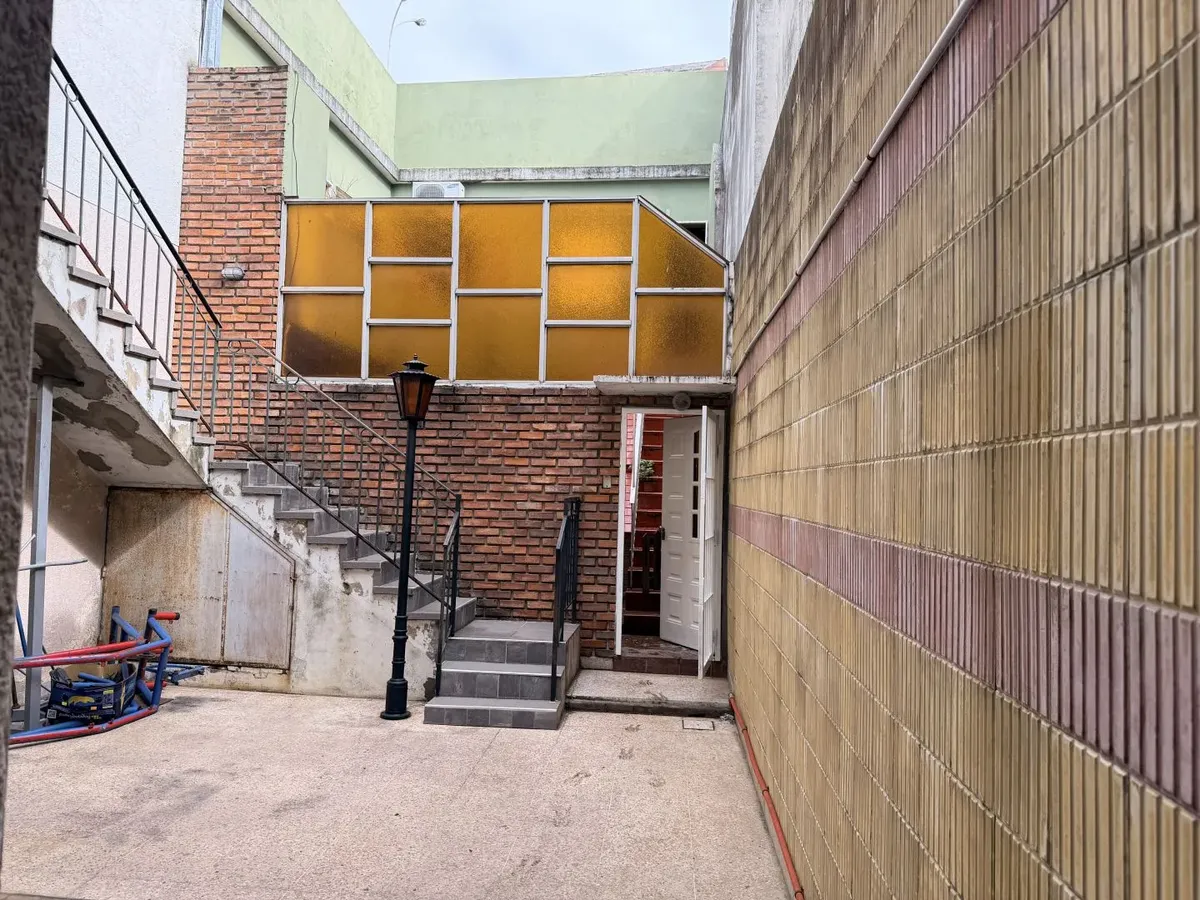 PH dúplex de 3 ambientes con cochera en Villa Madero