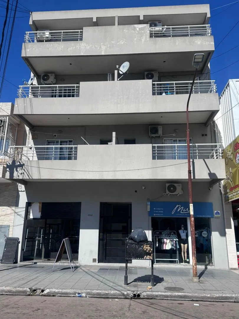 Studio (monoambiente) no 3º andar de frente em Gregorio de Laferrere