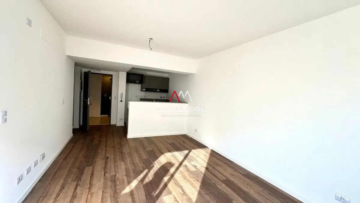 Brand new three-room apartment with parking in Flores