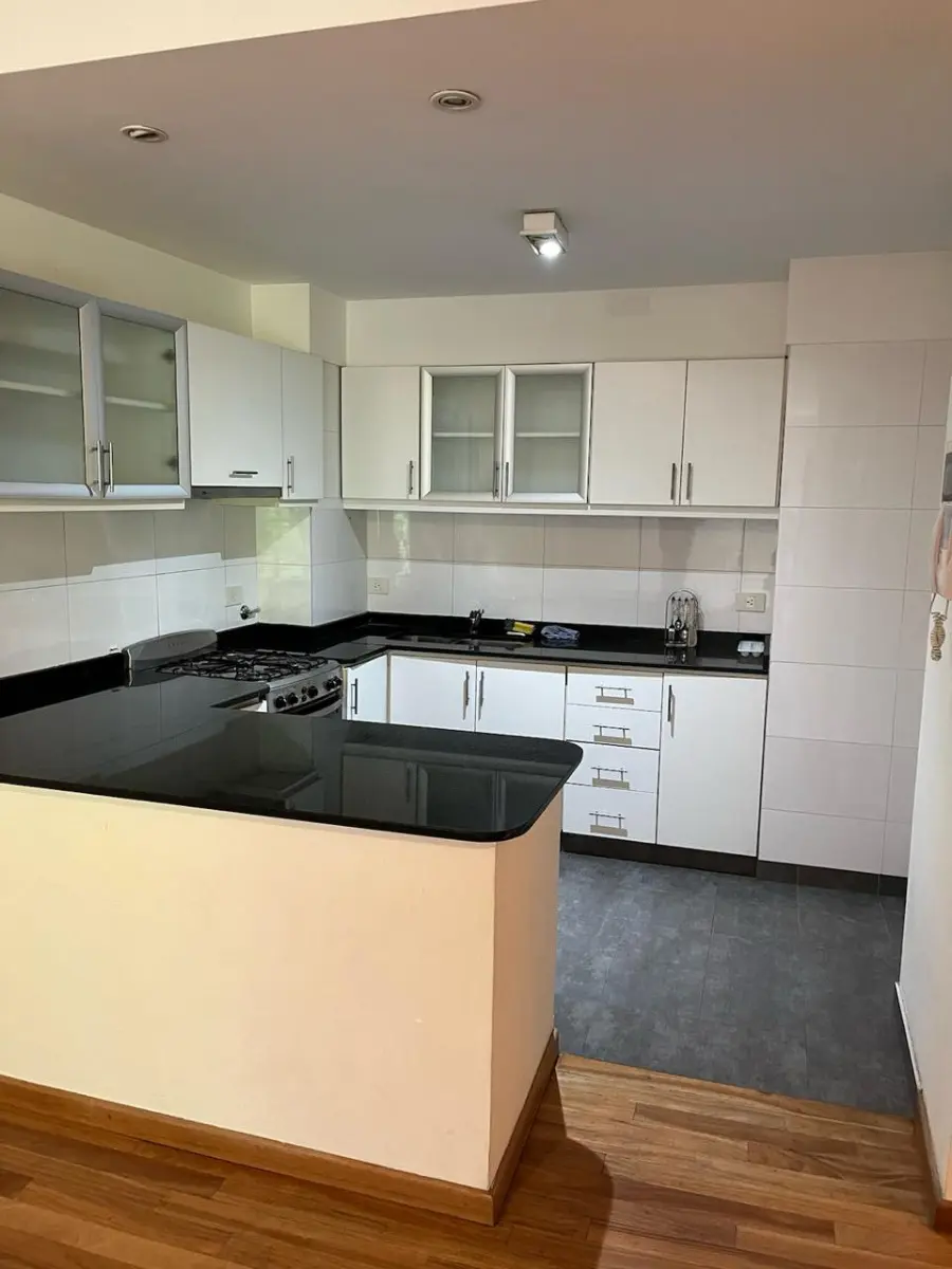 Apartamento de dois ambientes com varanda para aluguel temporário em Recoleta