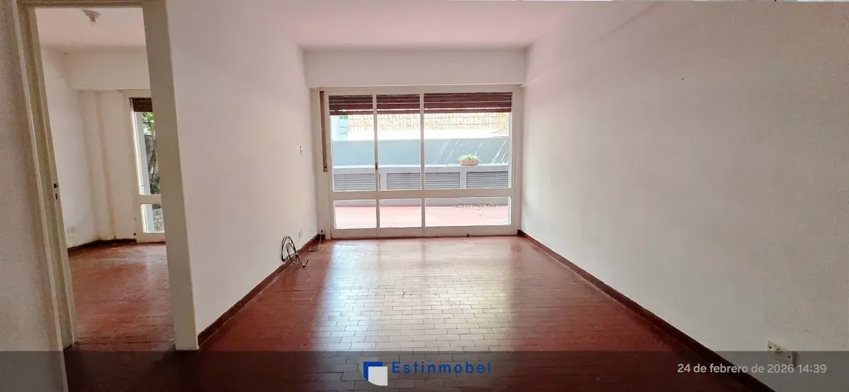 Two-room apartment with private patio in Colegiales