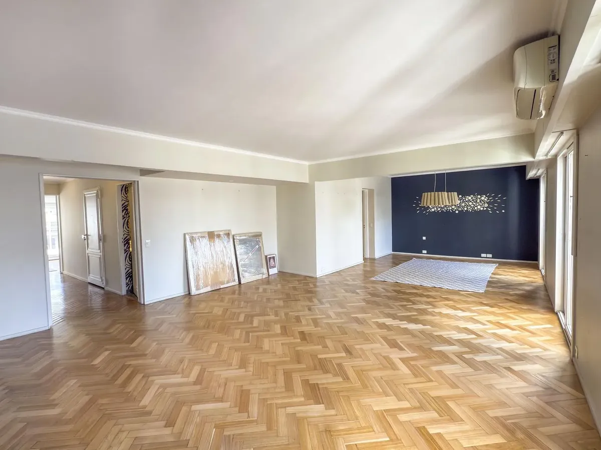 Apartamento dúplex de 6 ambientes com terraço e vaga fixa em Recoleta