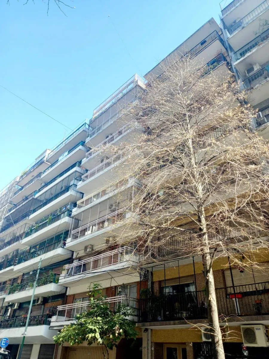 Apartamento de três ambientes com varanda em Palermo, reciclado, perto do Jardim Botânico
