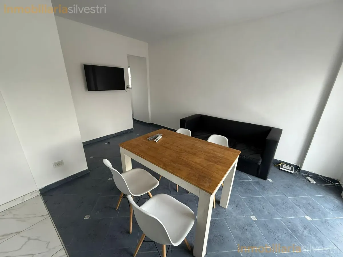 Apartamento de três ambientes com 2 dormitórios em San Telmo