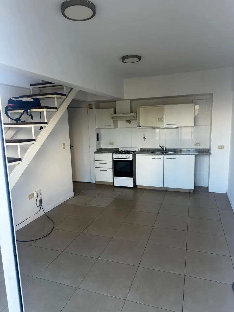Apartamento duplex de 1 quarto em Saavedra