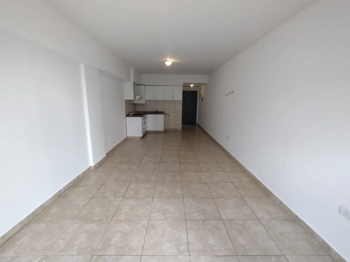 Studio apartment facing the street with balcony in Boedo