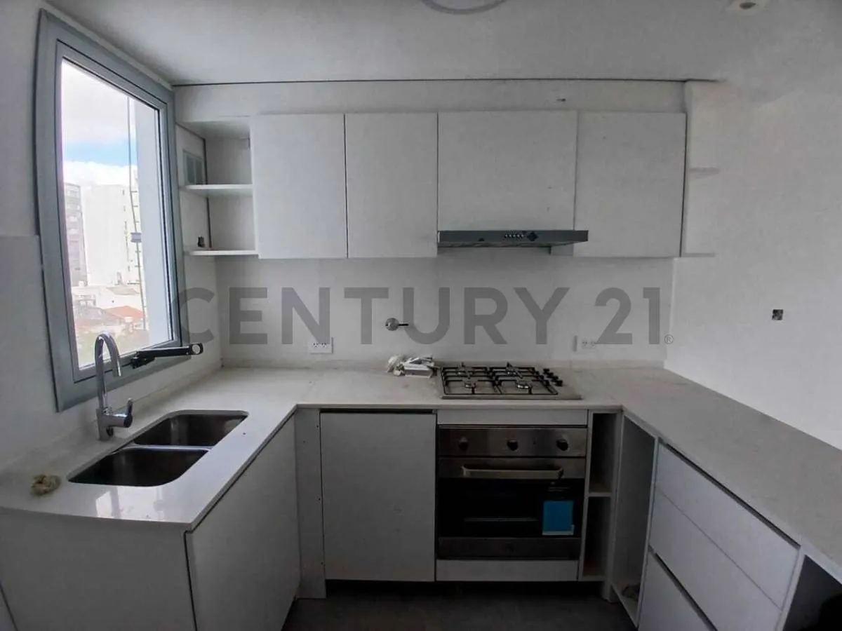 One-bedroom apartment with balcony in La Plata