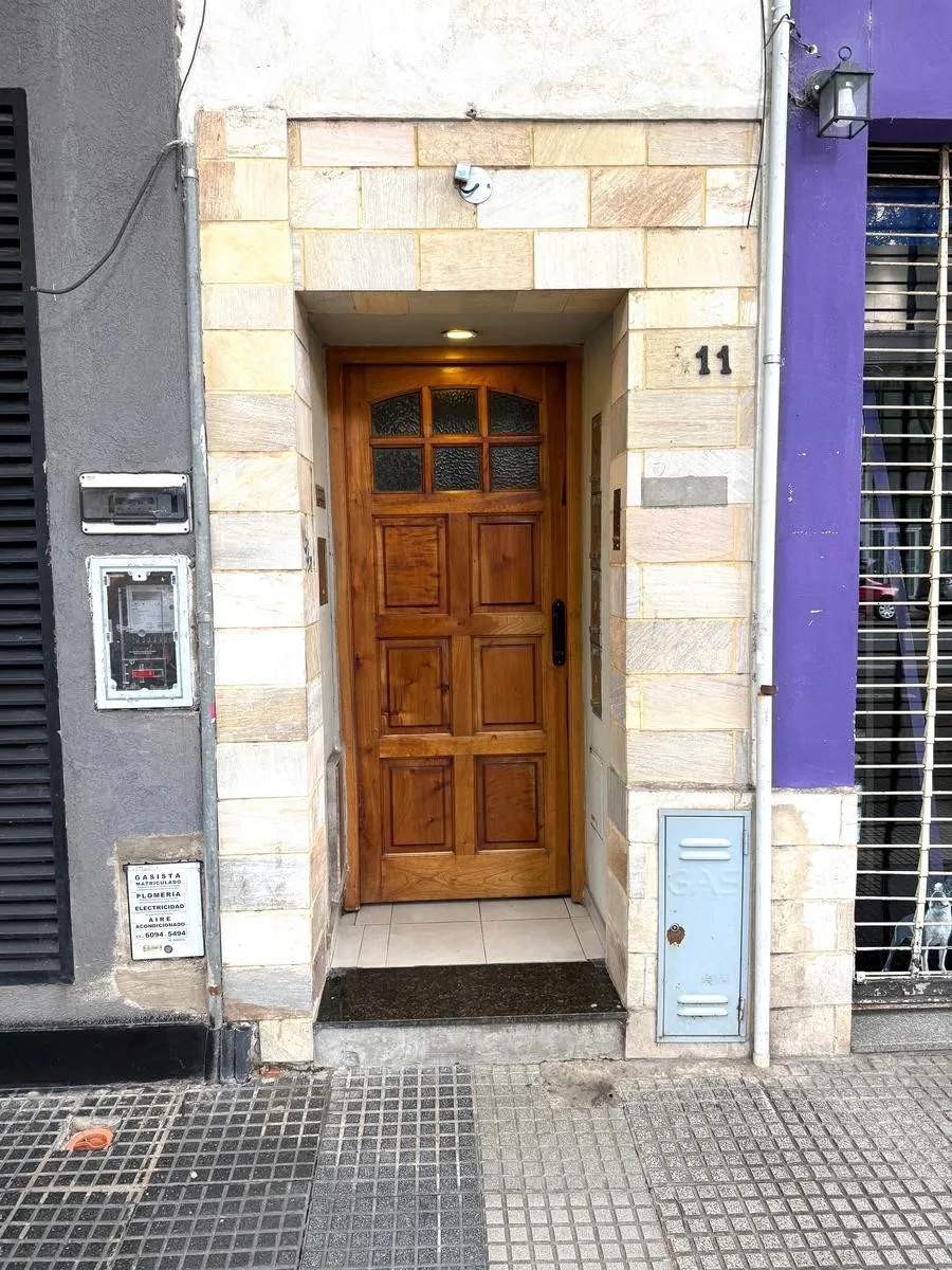 Apartamento de 2 ambientes no 1º andar por escadas em Chacarita
