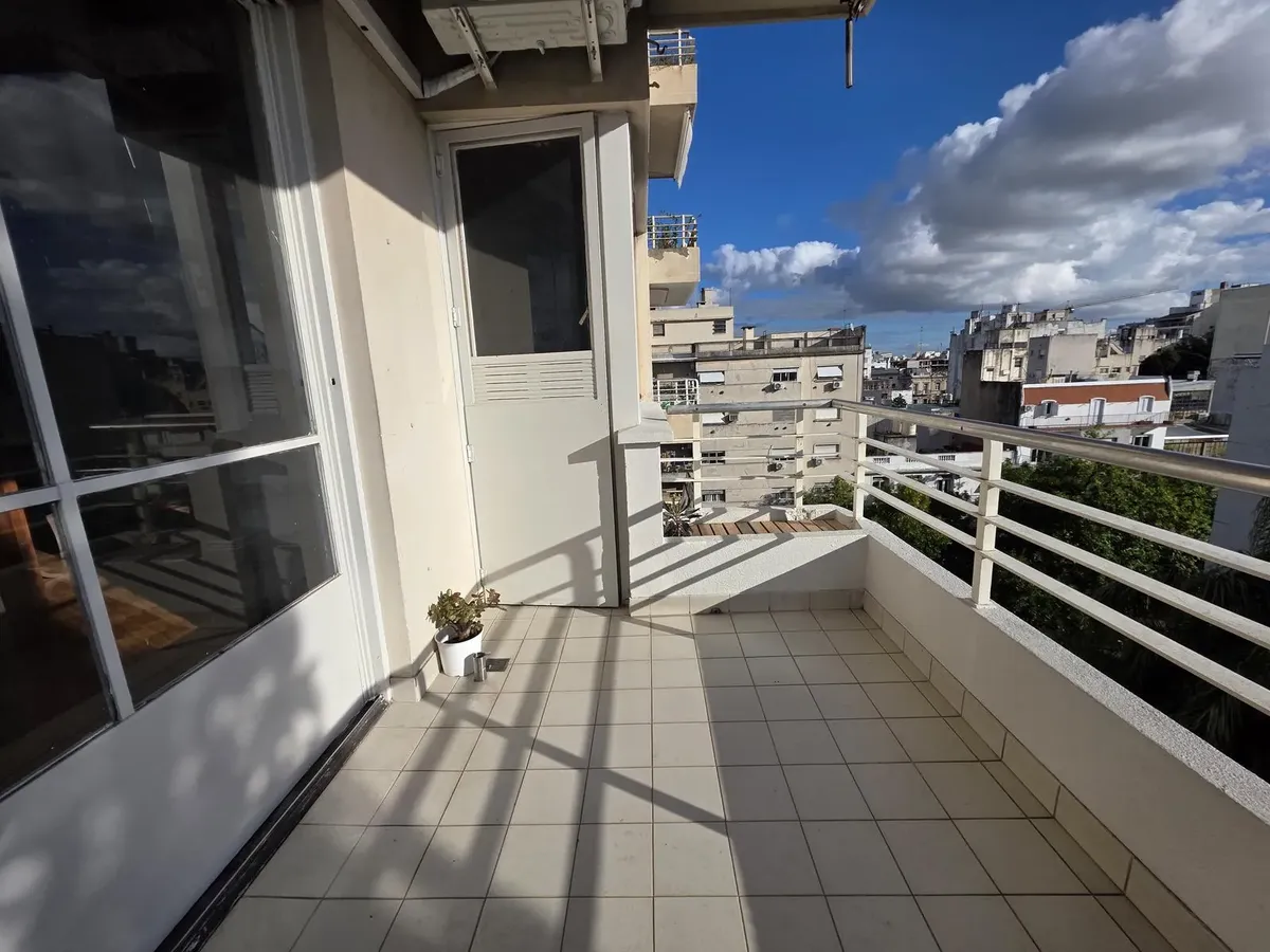 Apartamento mobiliado de 3 ambientes com varanda em San Telmo