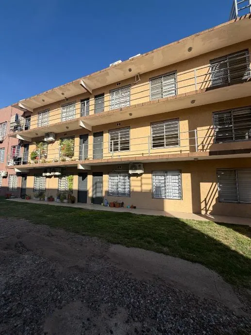 Departamento de 2 ambientes con cochera en Morón