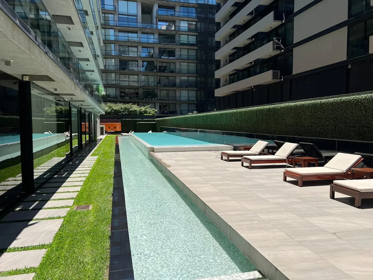 С меблированной квартирой с 1 спальней и парковочным местом в Puerto Madero
