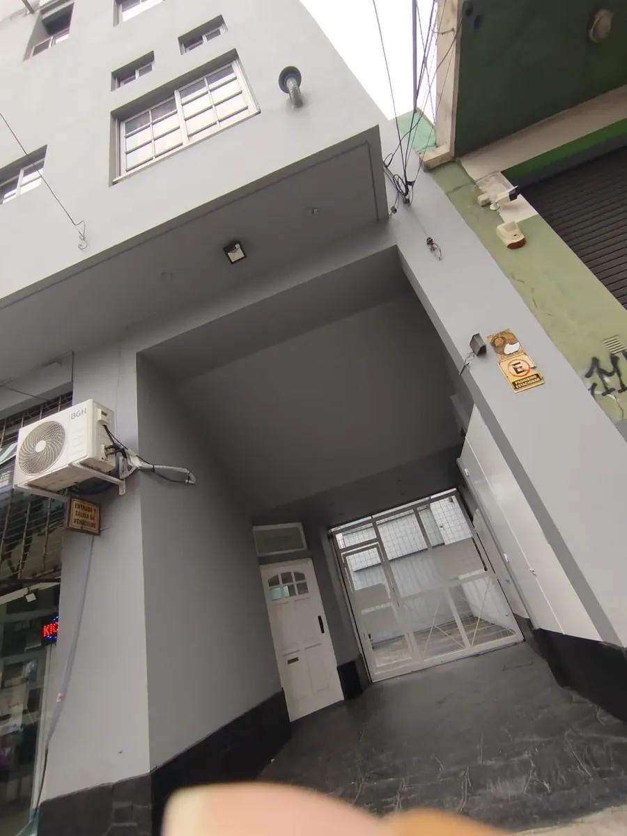 Apartamento de 2 ambientes com 1 quarto em Lanús