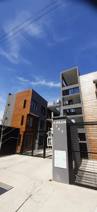 Departamento de 2 ambientes con cochera en Morón Sur