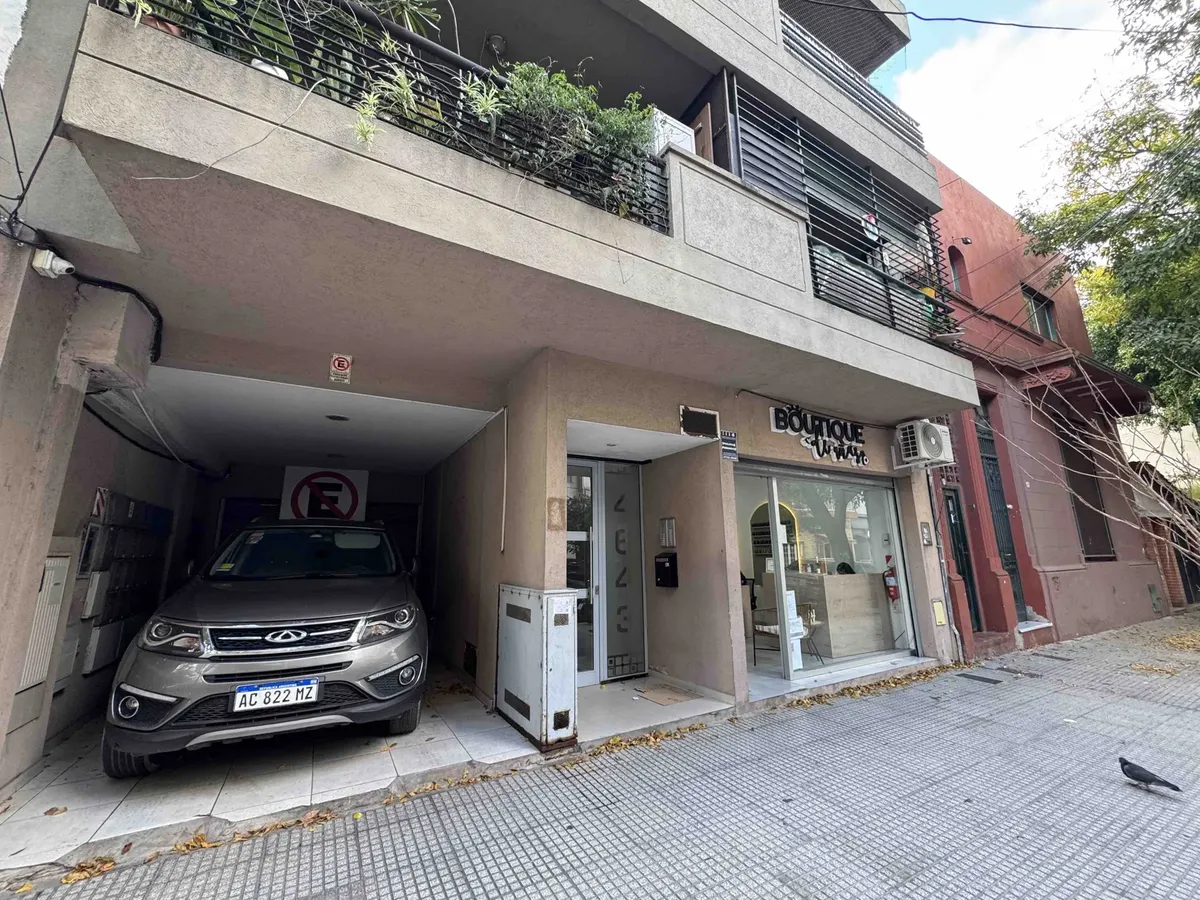Divided studio apartment with balcony in Villa Pueyrredón