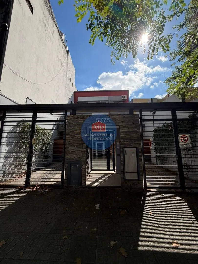 Monoambiente apto profesional con balcón en Villa Urquiza