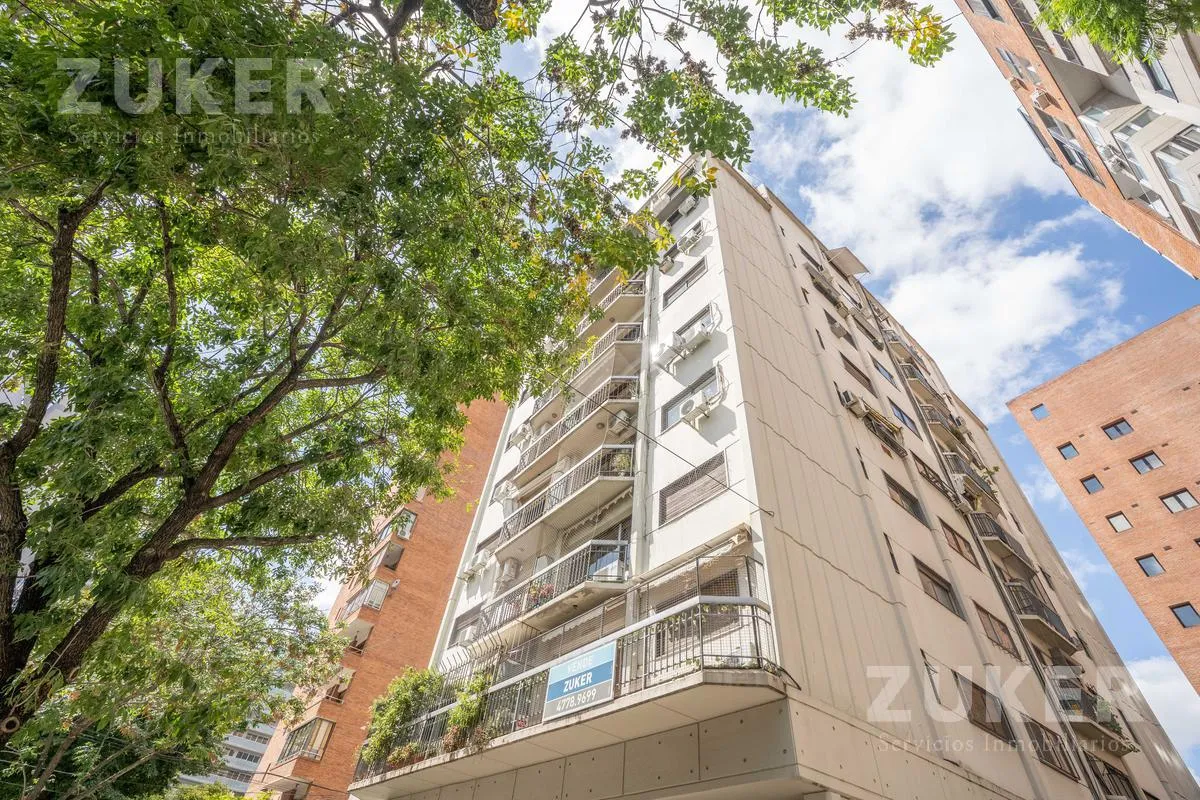 Apartamento de 3 ambientes com dependência, varanda e vaga coberta em Belgrano