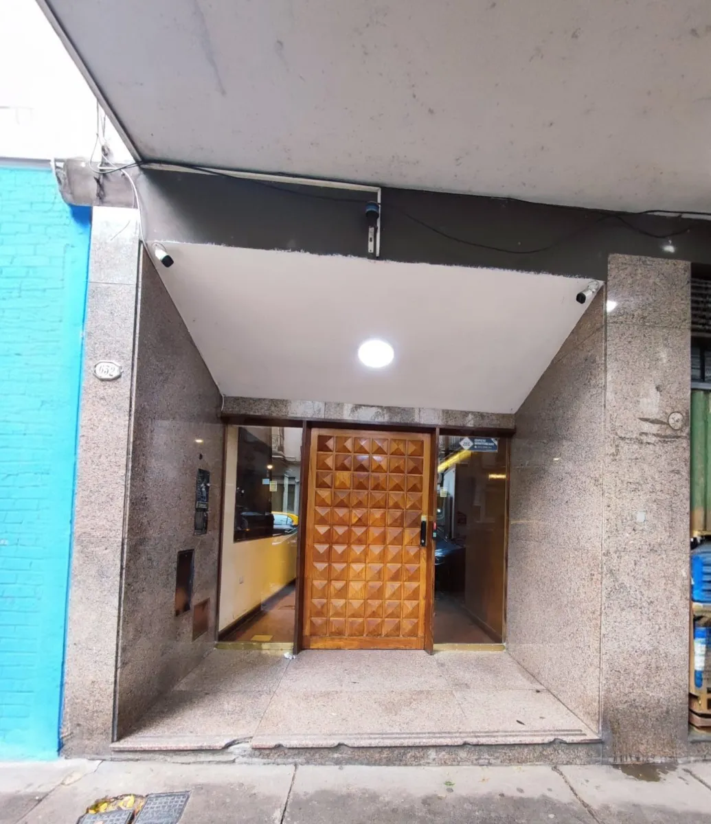 Apartamento de três ambientes no 2º andar em Balvanera