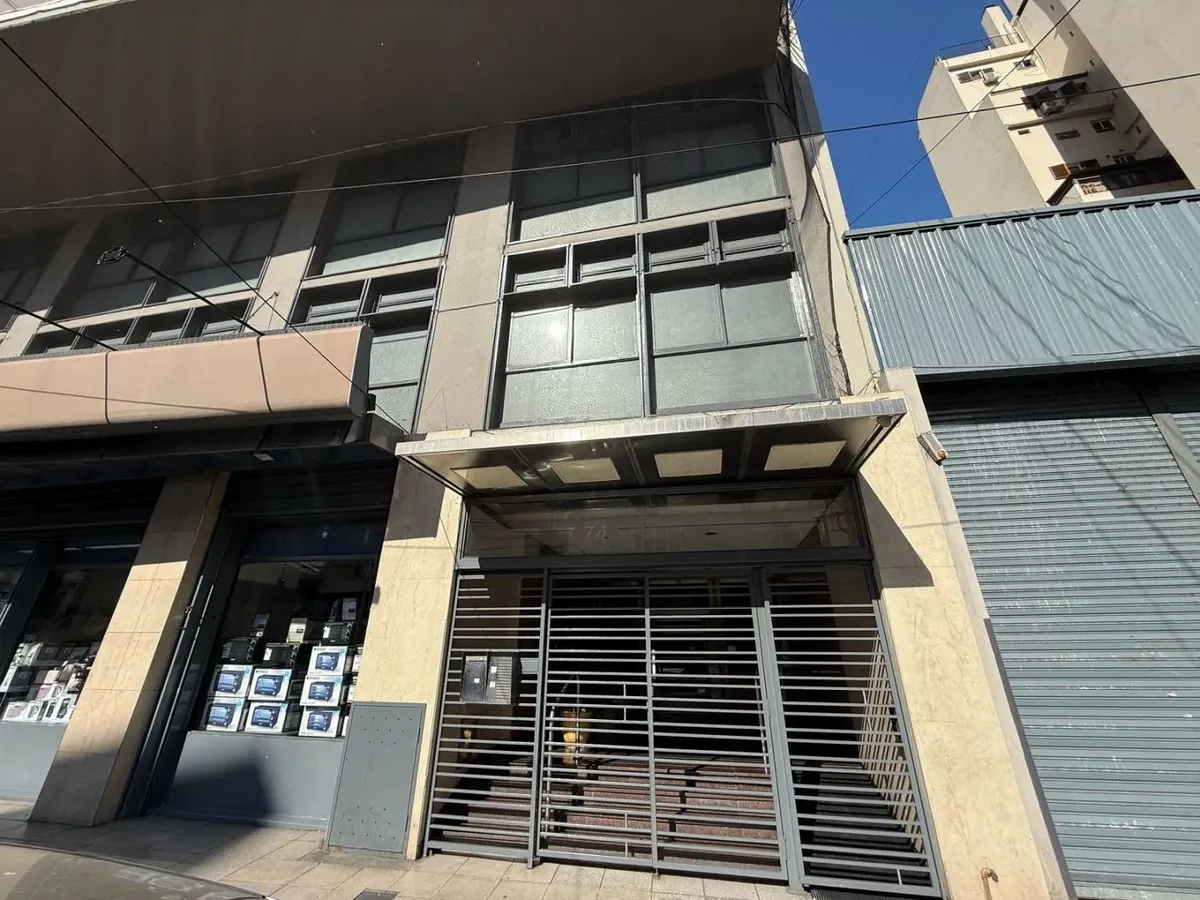 Квартира с 2 спальнями в Avellaneda Centro с балконом