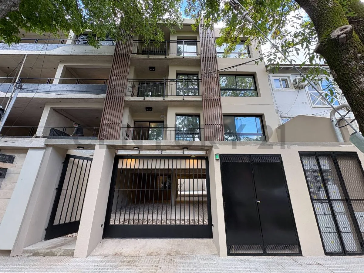 Departamento dúplex de 2 ambientes con 2 baños completos en San Isidro