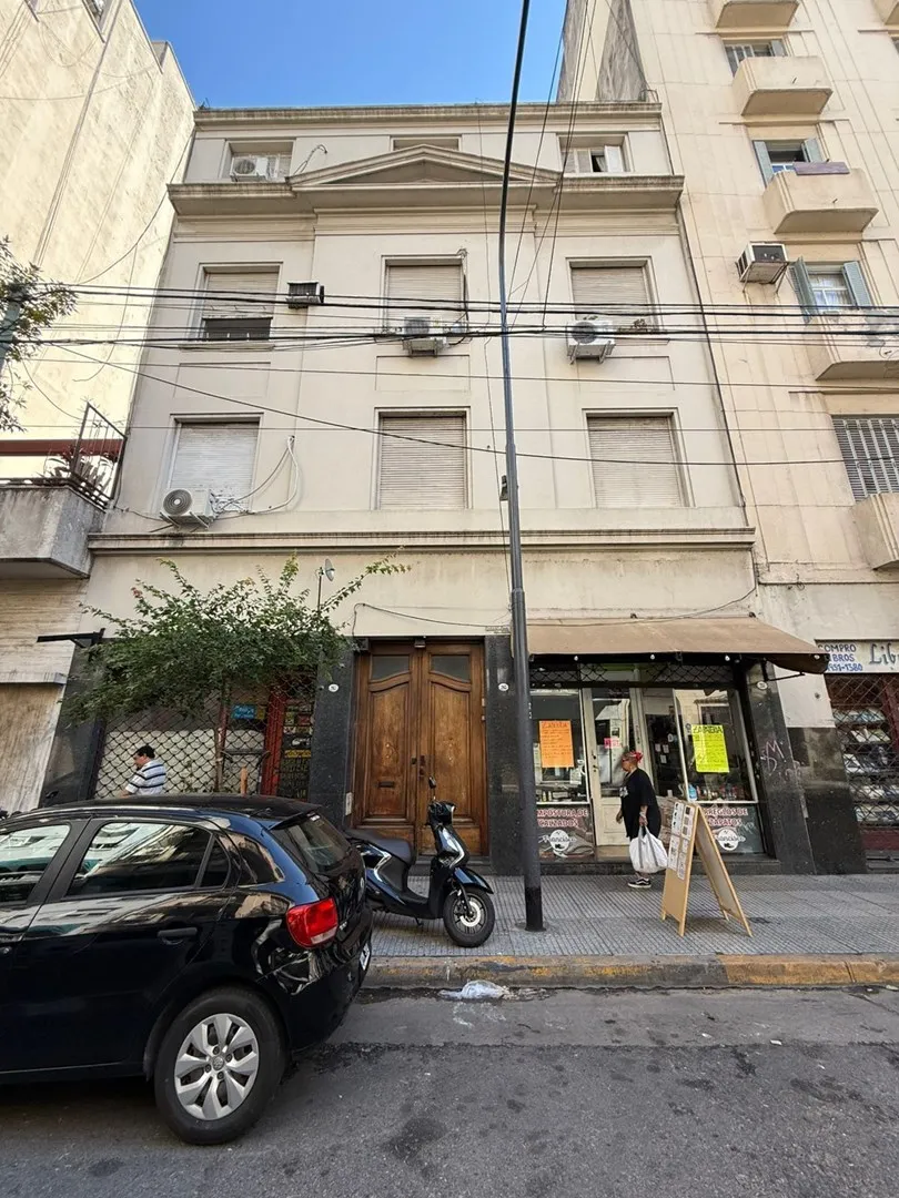 Departamento de 2 ambientes reciclado en Balvanera