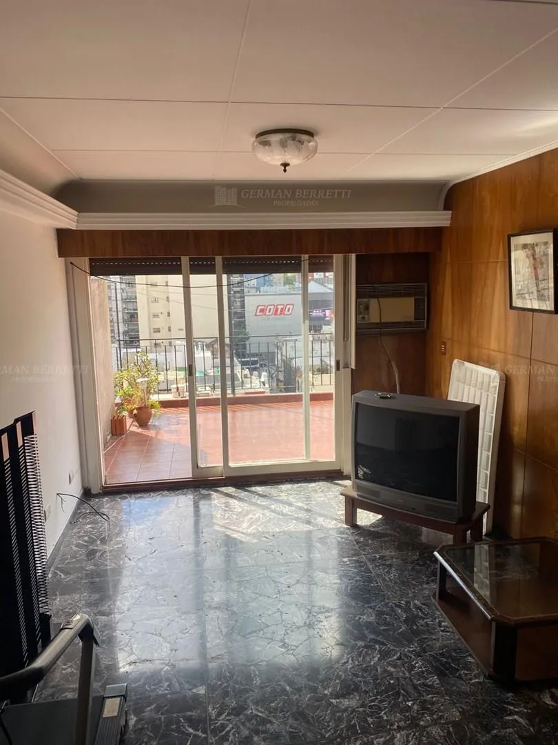 Departamento de 4 ambientes con dependencia en Colegiales