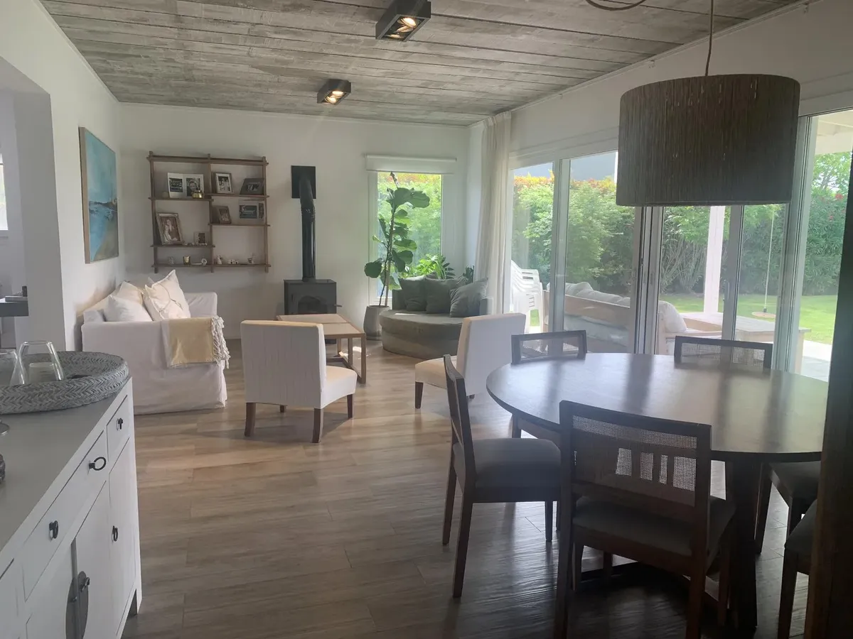 Four-bedroom apartment in Escobar with north orientation and lagoon access