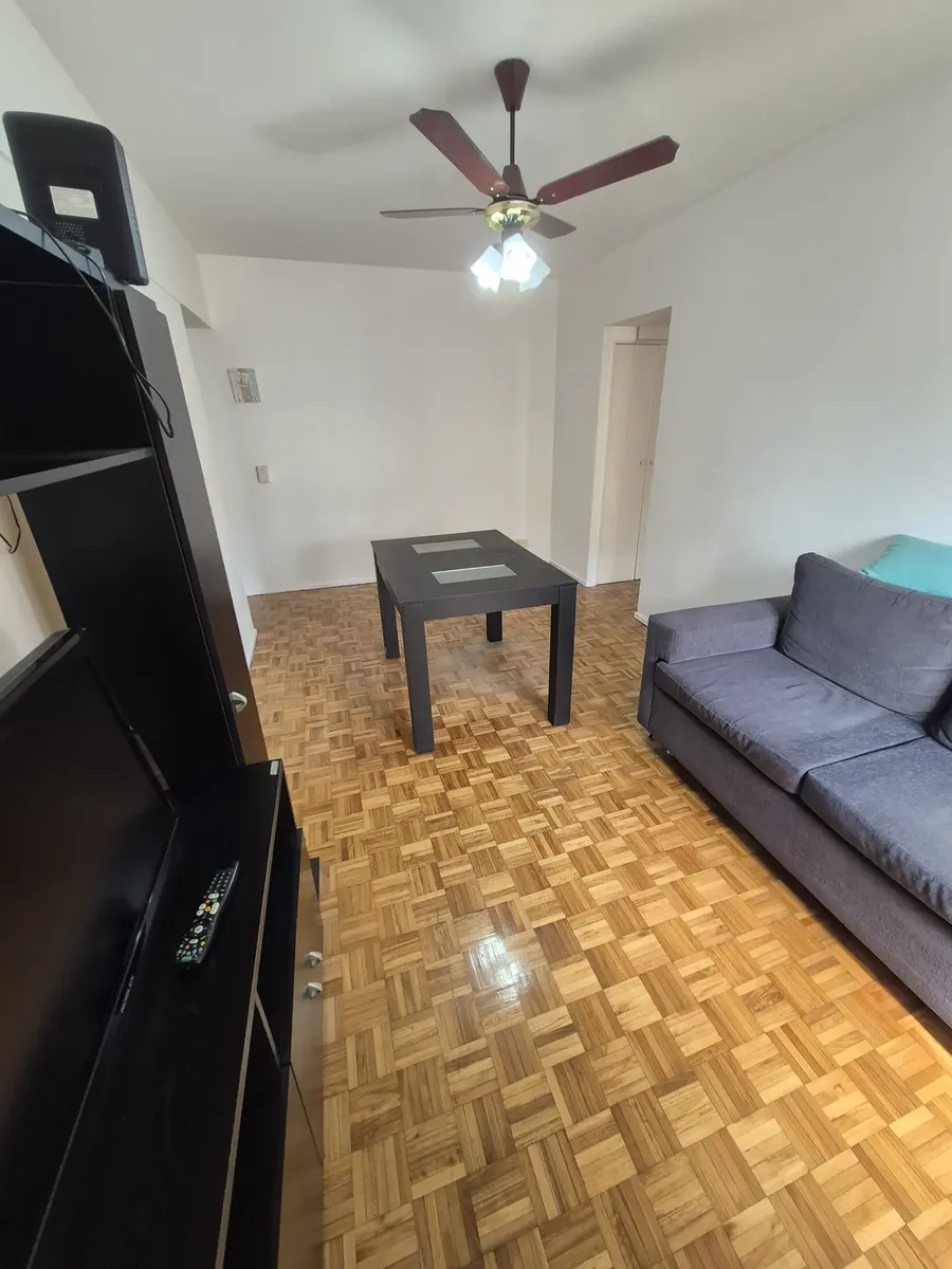 Departamento de 2 ambientes parcialmente amoblado en Almagro