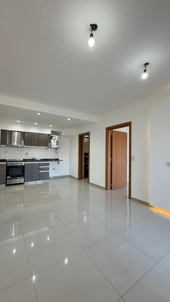 Apartamento de 2 ambientes para alugar em Lanús Oeste