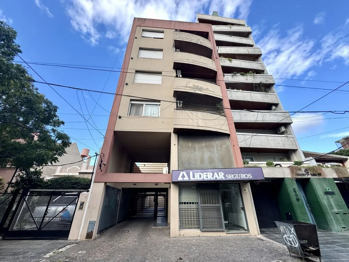 Apartamento de 3 ambientes com 2 dormitórios em Caseros, Tres de Febrero