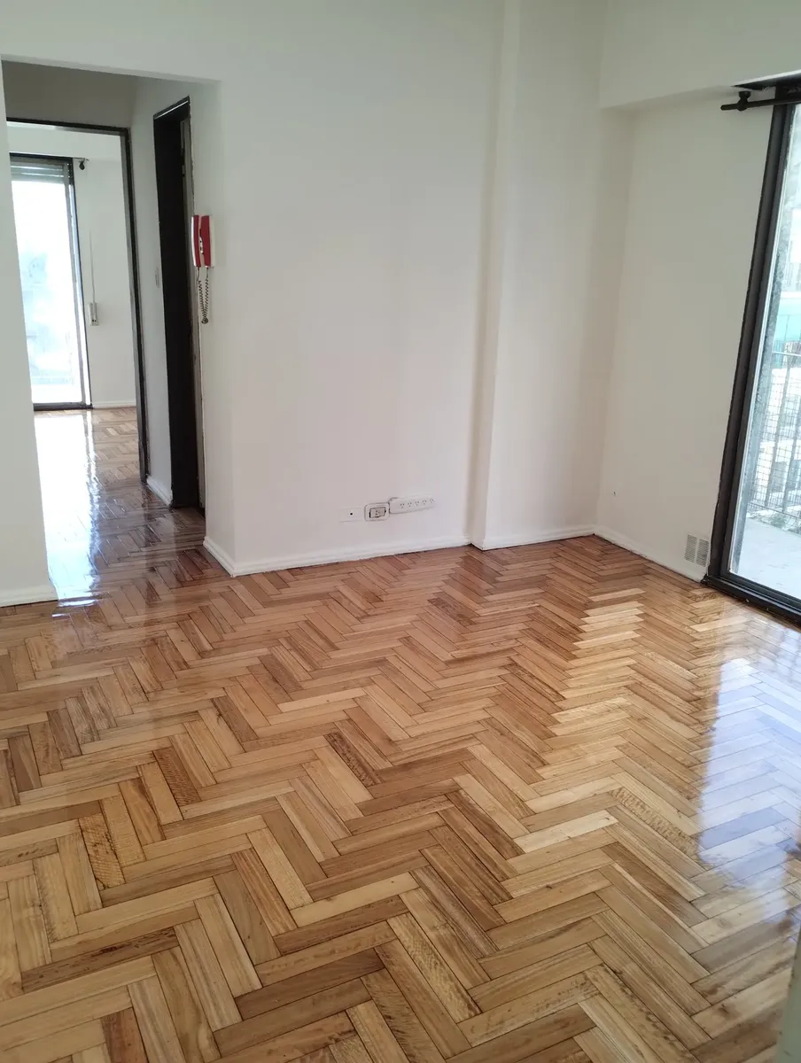 Departamento de 2 ambientes al frente en Balvanera