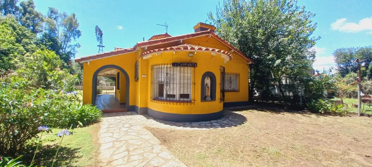 Three-bedroom house with pool in Barrio 9 de Abril (Esteban Echeverría)