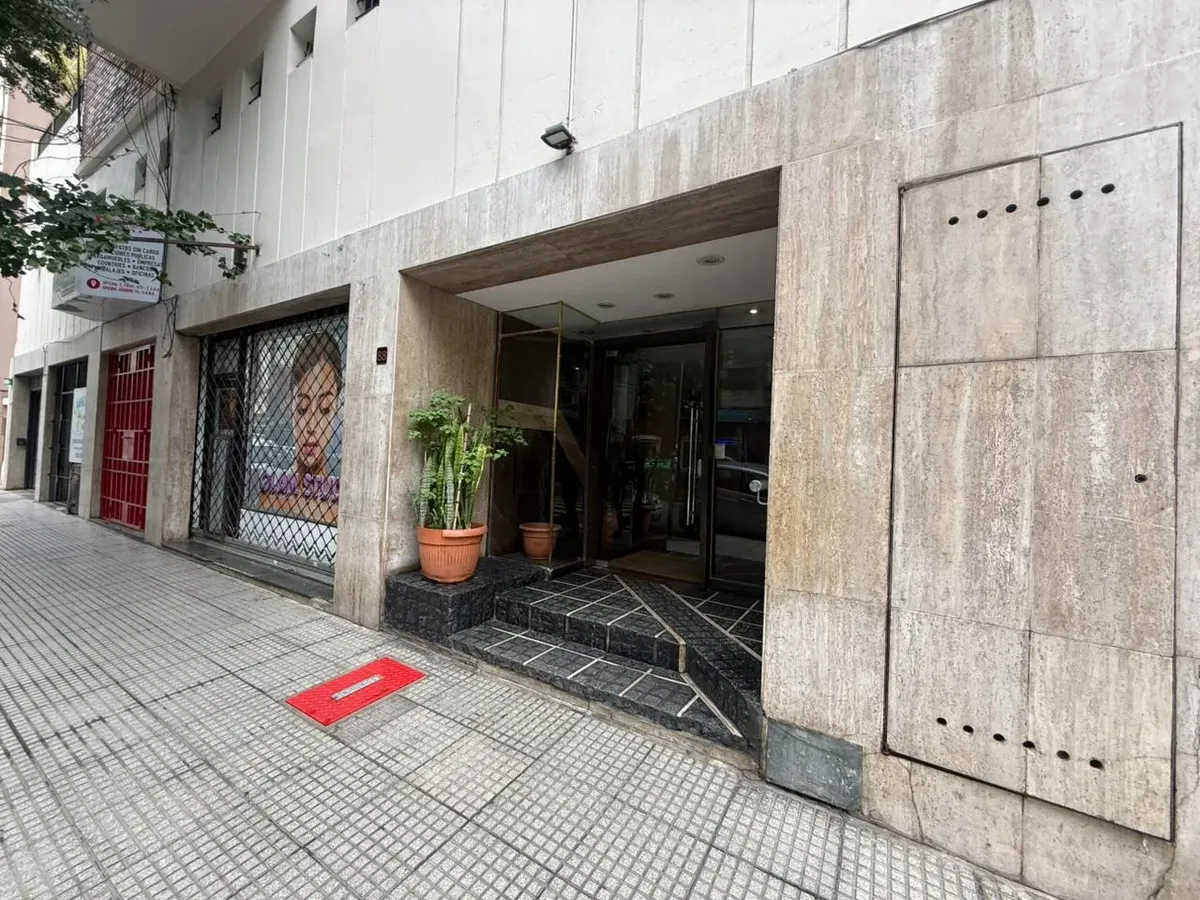 Трёхкомнатная квартира с окнами во двор в Villa Crespo