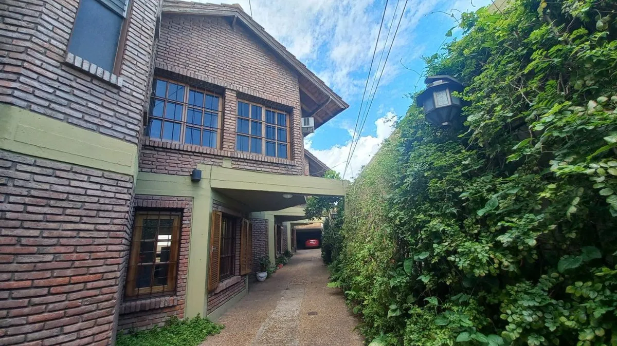 Apartamento duplex de 4 ambientes em Bernal Este, Quilmes
