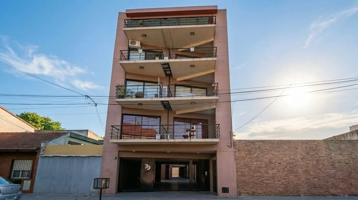 Квартира с 1 спальней, балконом и парковкой в Bernal
