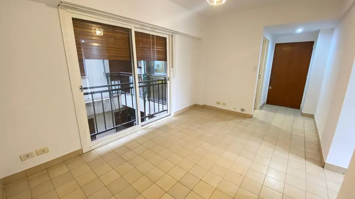 Квартира с 1 спальней, балконом и окнами во двор в La Boca