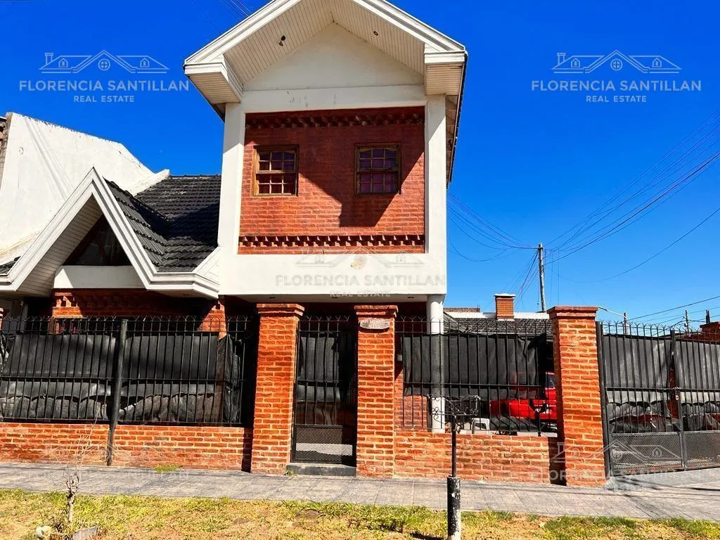 Casa tipo chalé em aluguel com 2 quartos em Monte Chingolo, Lanús