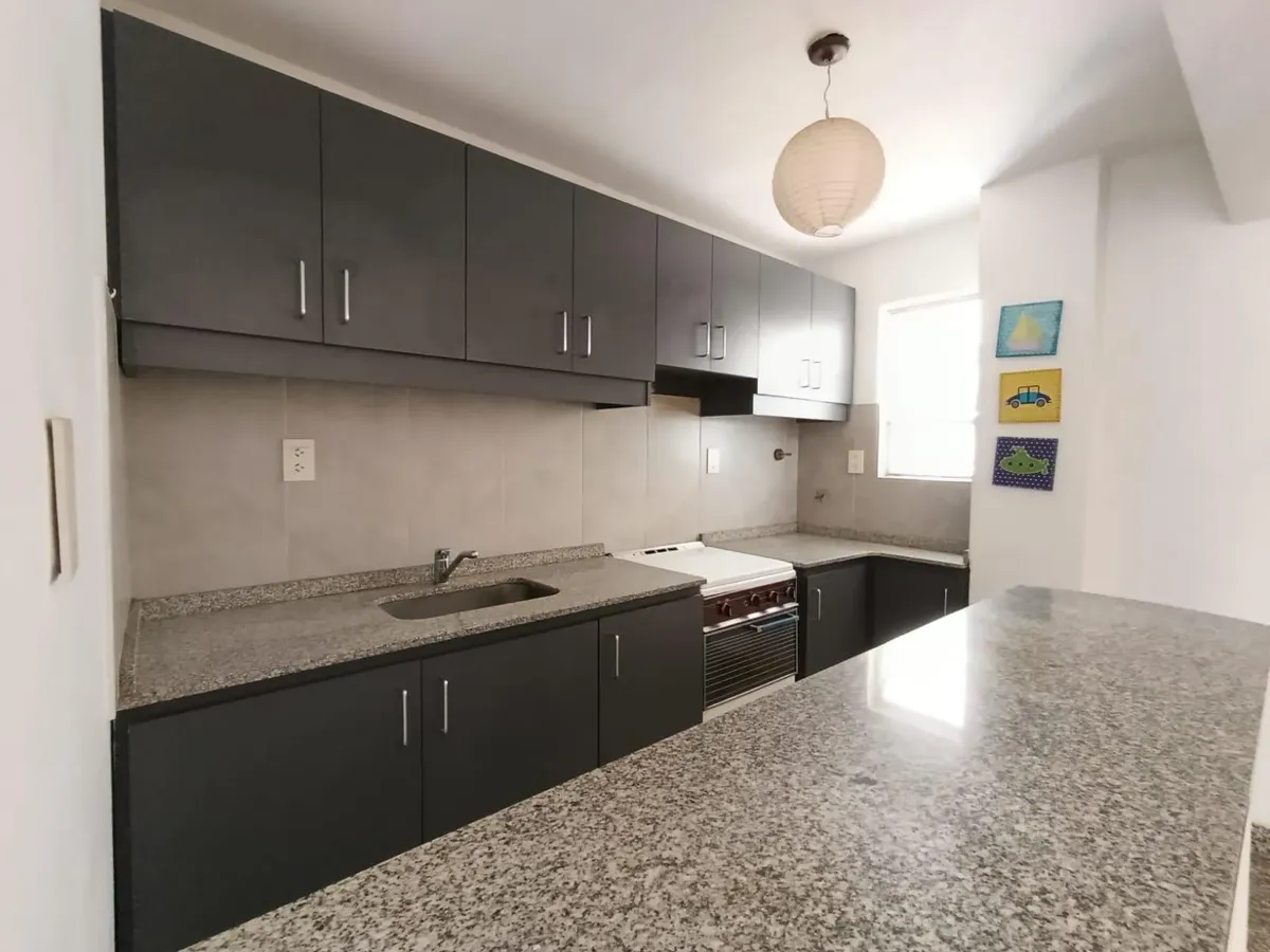 Departamento de 2 ambientes con balcón francés en Caballito