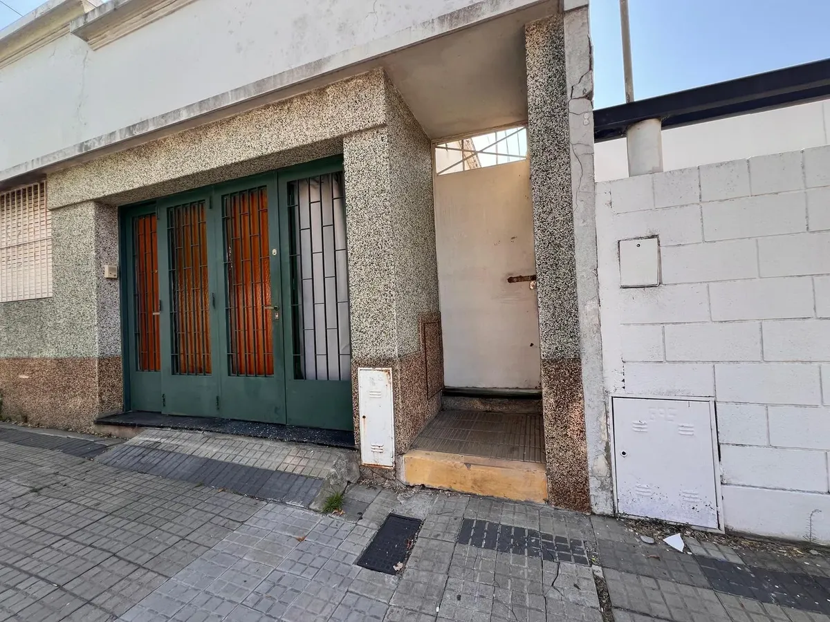 PH interno tipo casa com 3 dormitórios e pátio em La Plata
