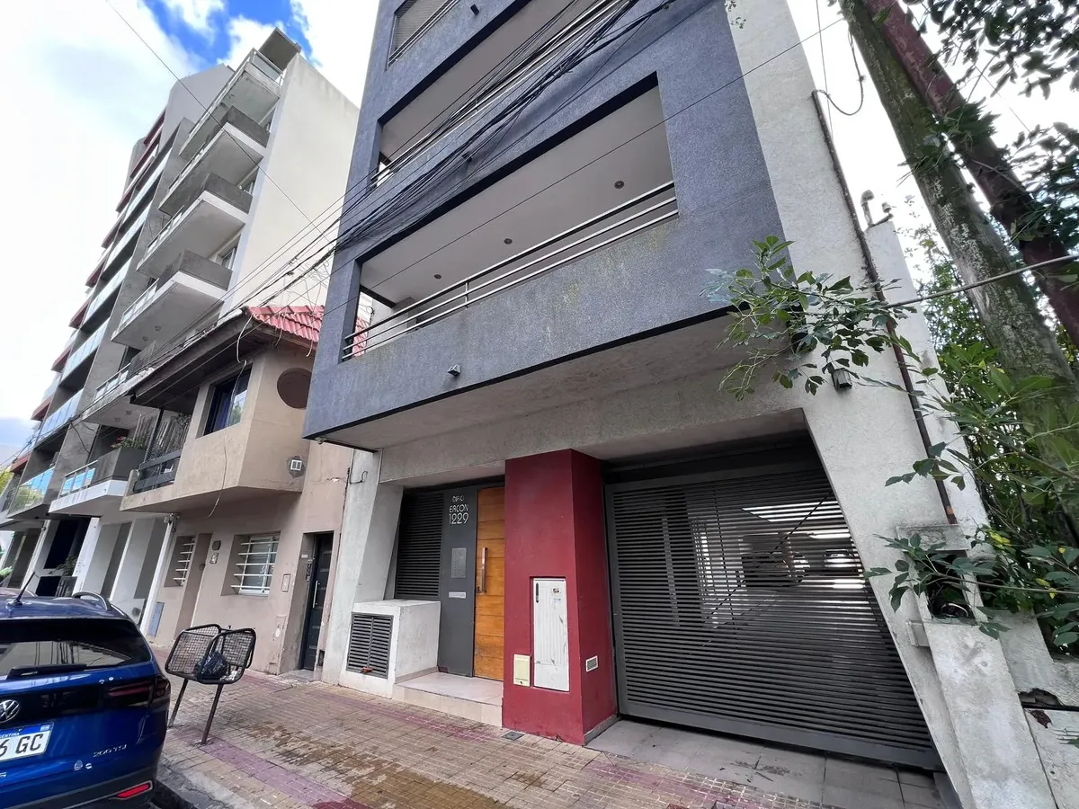 Apartamento de 2 dormitórios mobiliado em La Plata de frente para a Plaza Malvinas