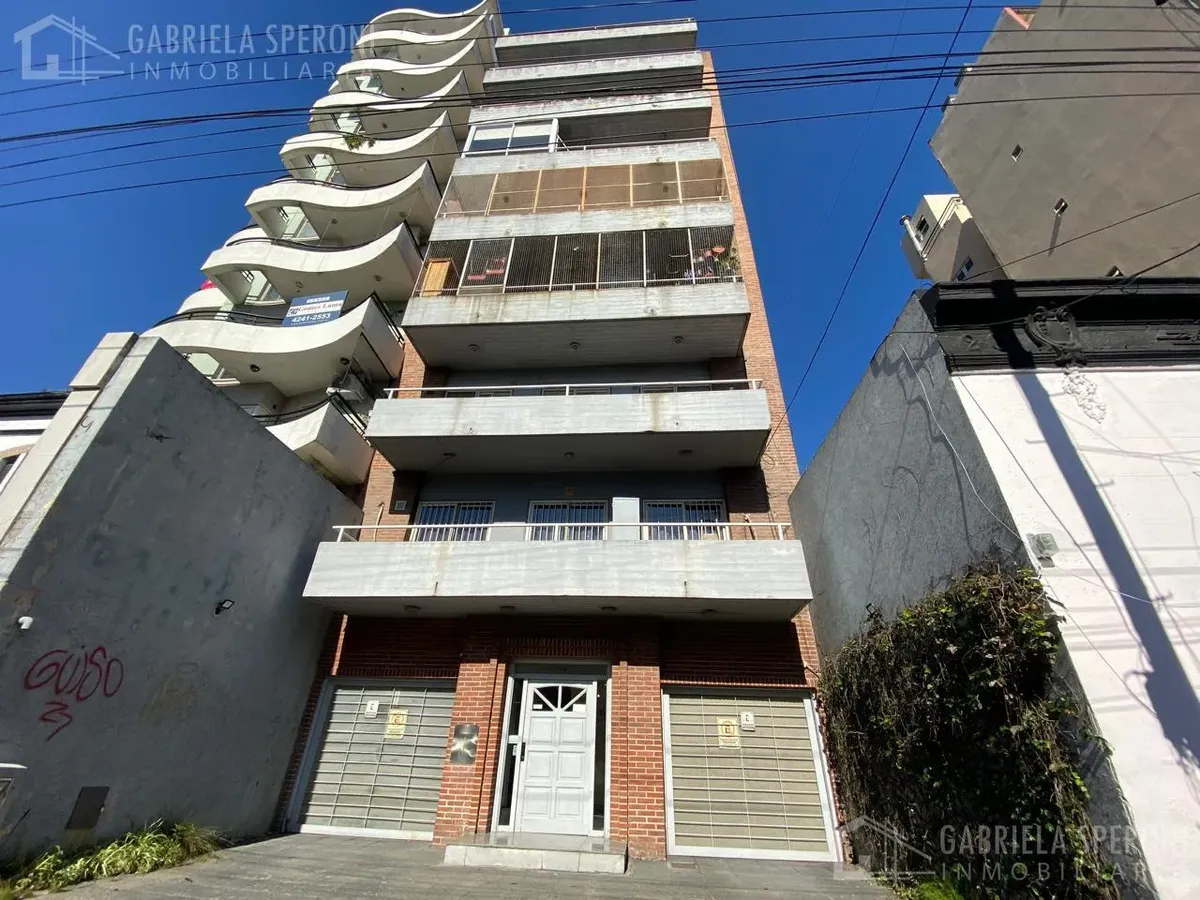 Apartamento de 2 ambientes para alugar em Lanús