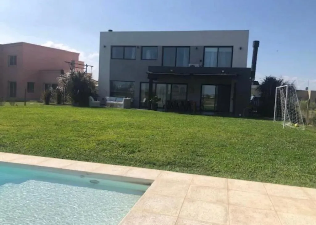 Four-bedroom house in San Gabriel, Villanueva, Tigre