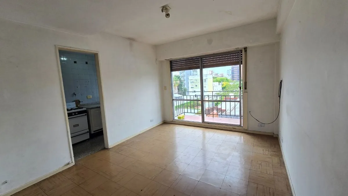 Two-room apartment with balcony in Quilmes