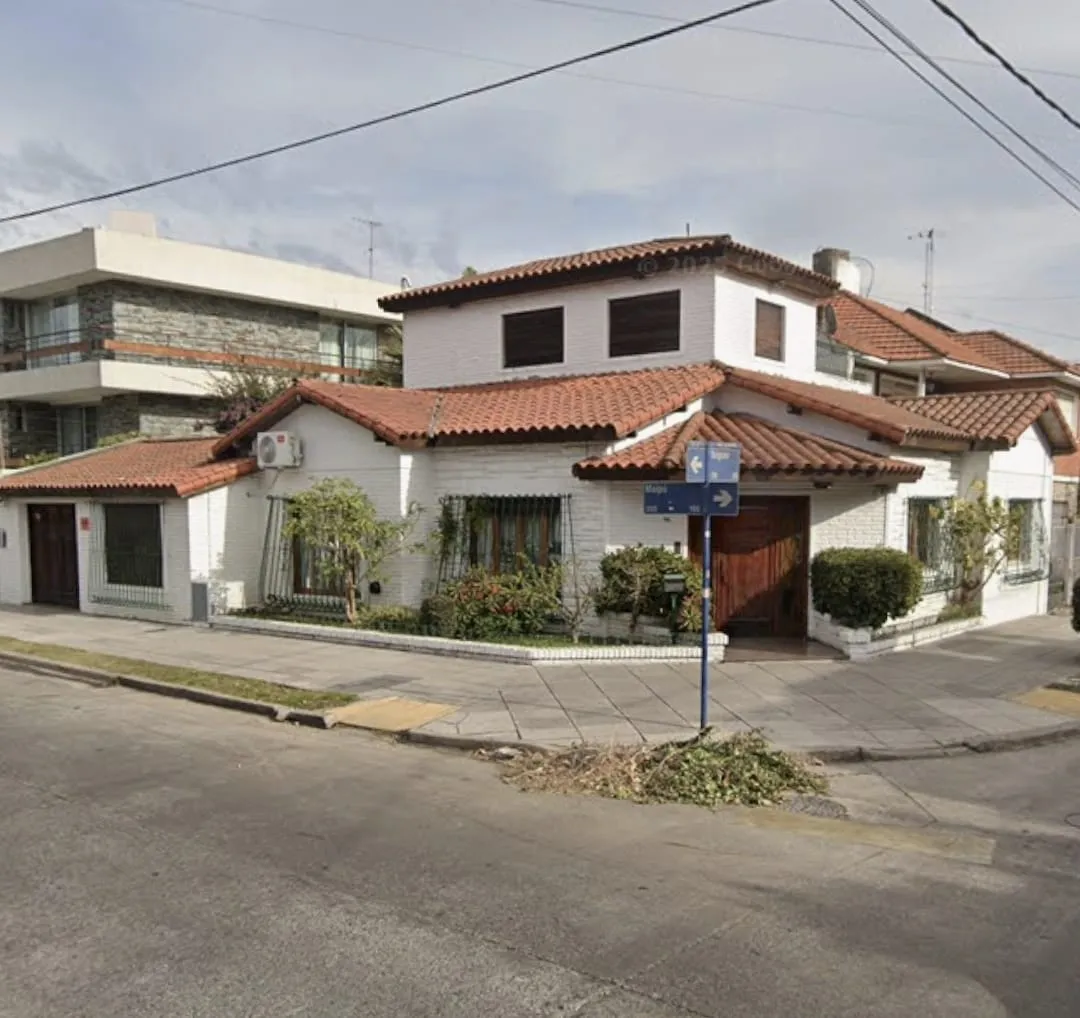 Casa tipo chalet de 4 dormitorios en Ramos Sur