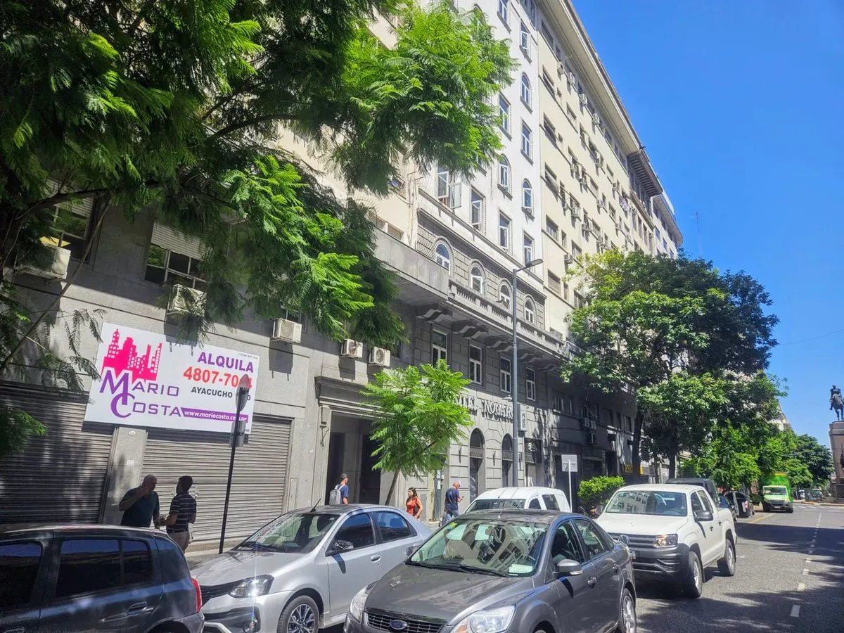 Departamento de 2 ambientes con orientación al frente en Monserrat