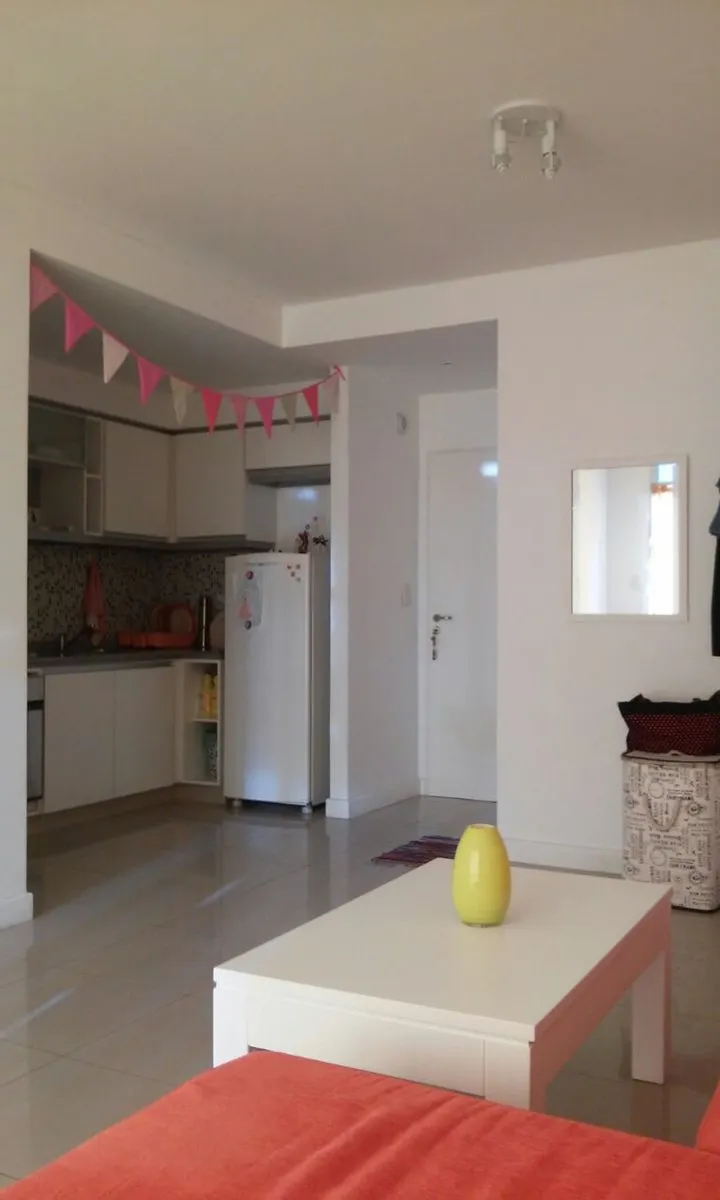 Kitnet com varanda em Colegiales