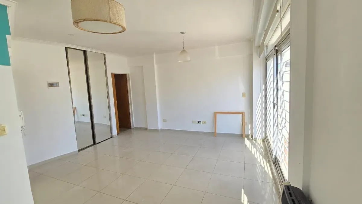 Квартира-студия с балконом в Flores